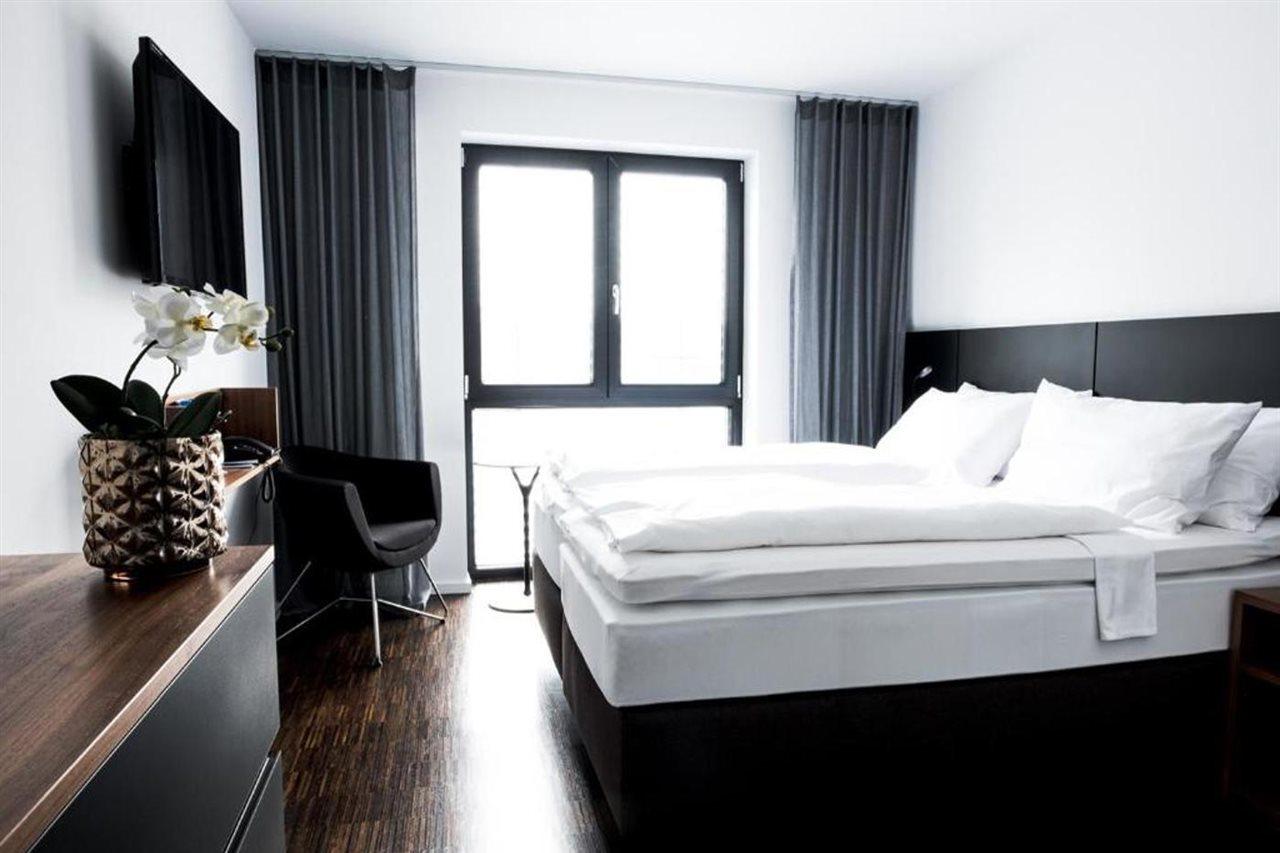 &Repeat Koeln Airport Hotel Buitenkant foto